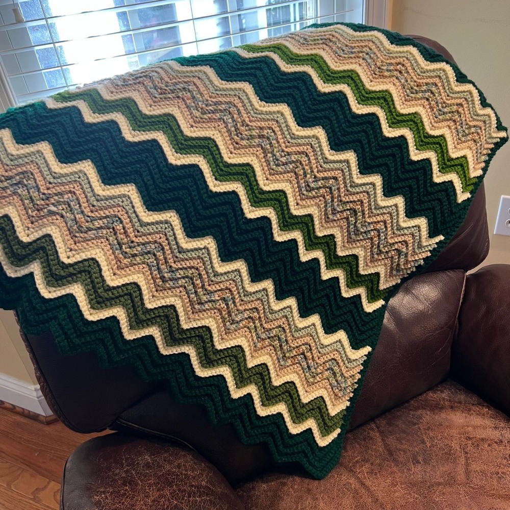 Vintage Handmade Crochet Chevron Ripple Blanket Green Cream Tan Lap Throw 30x37